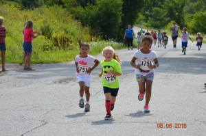 Participants in the 2016 Kids Fun Run